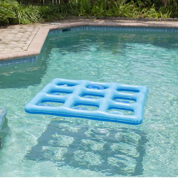 ‼️FINAL CLEARANCE SALE‼️ Inflatable Waterproof Jumbo Tic Tac Toe Game PoolCandy - Picture 5 of 15